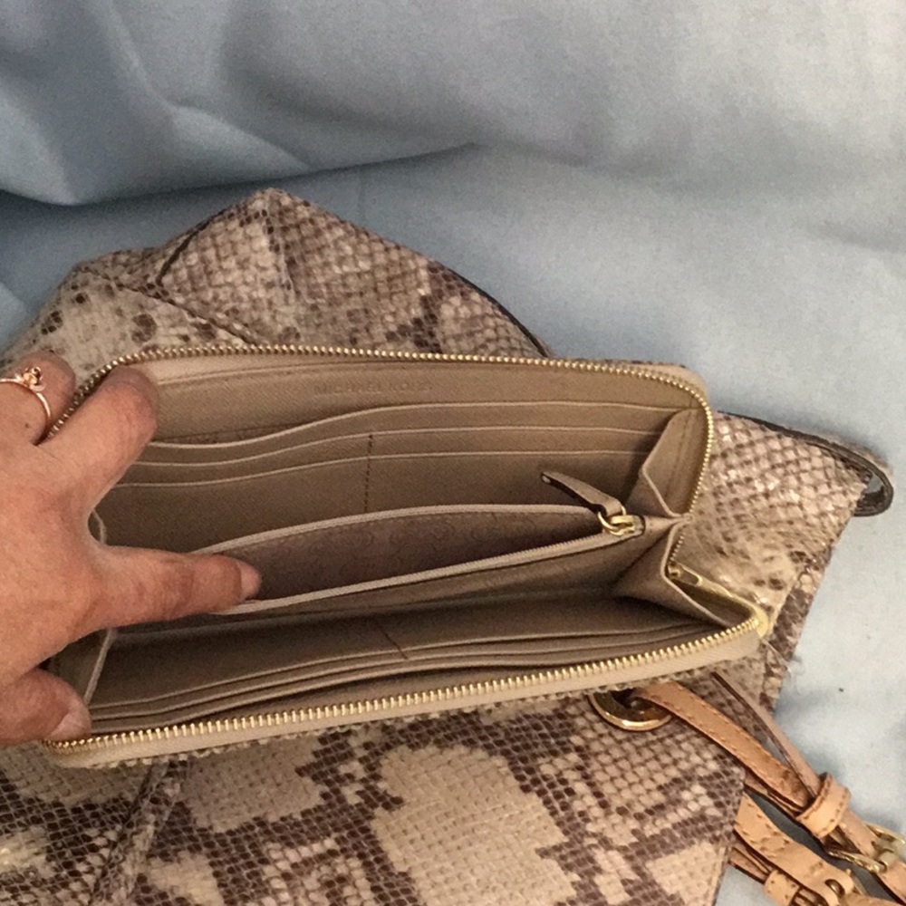 Michael Kors Snakeskin Tote. Wallet is sold - Picture 16 of 16